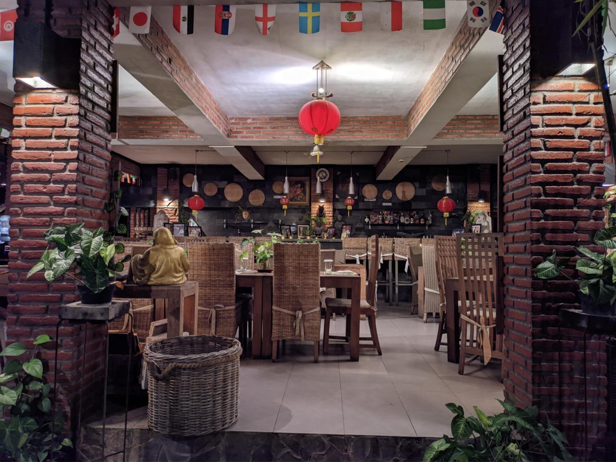 Astuti Gallery Homestay 요그야카르타 외부 사진