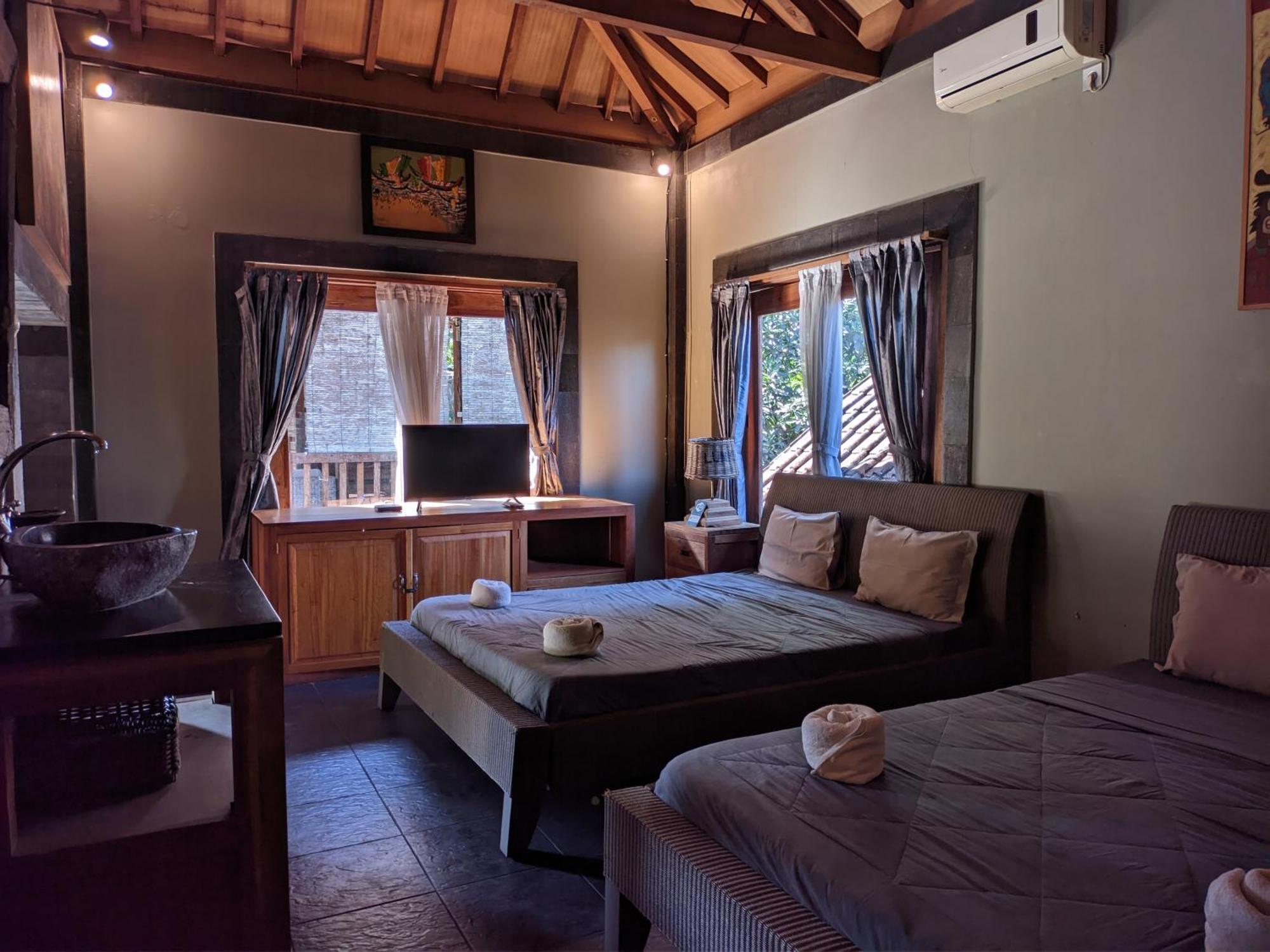 Astuti Gallery Homestay 요그야카르타 외부 사진