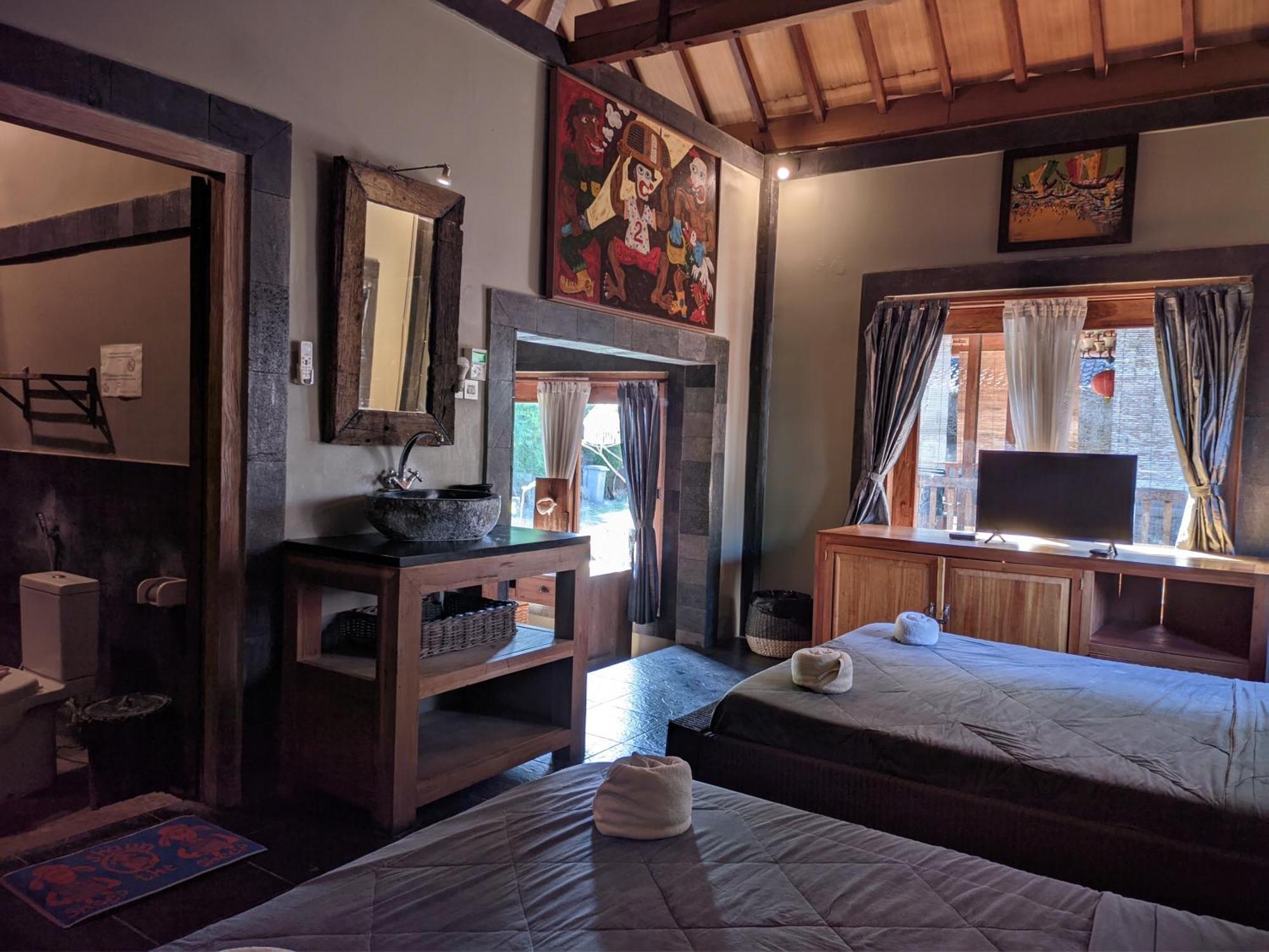 Astuti Gallery Homestay 요그야카르타 외부 사진