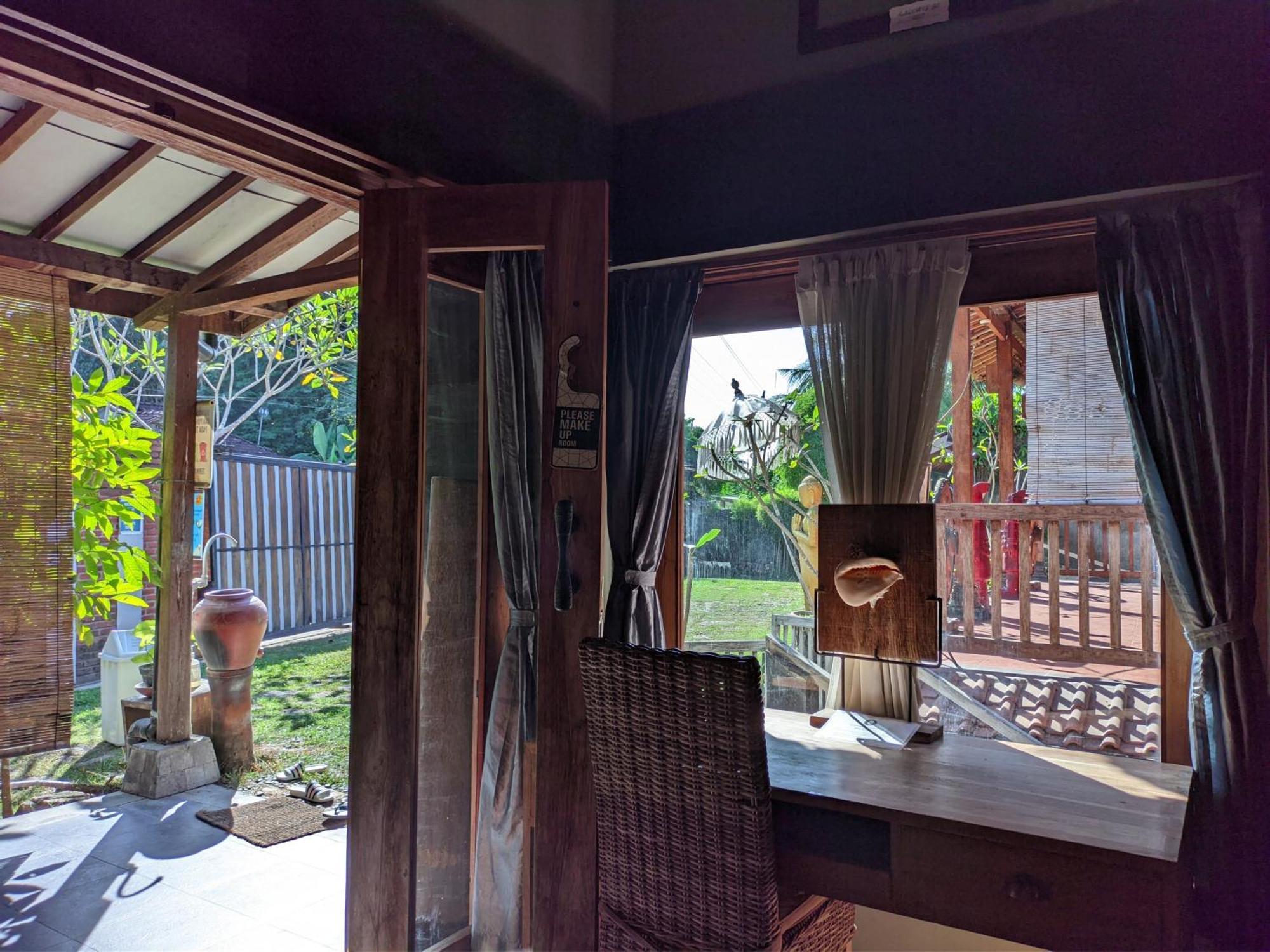 Astuti Gallery Homestay 요그야카르타 외부 사진