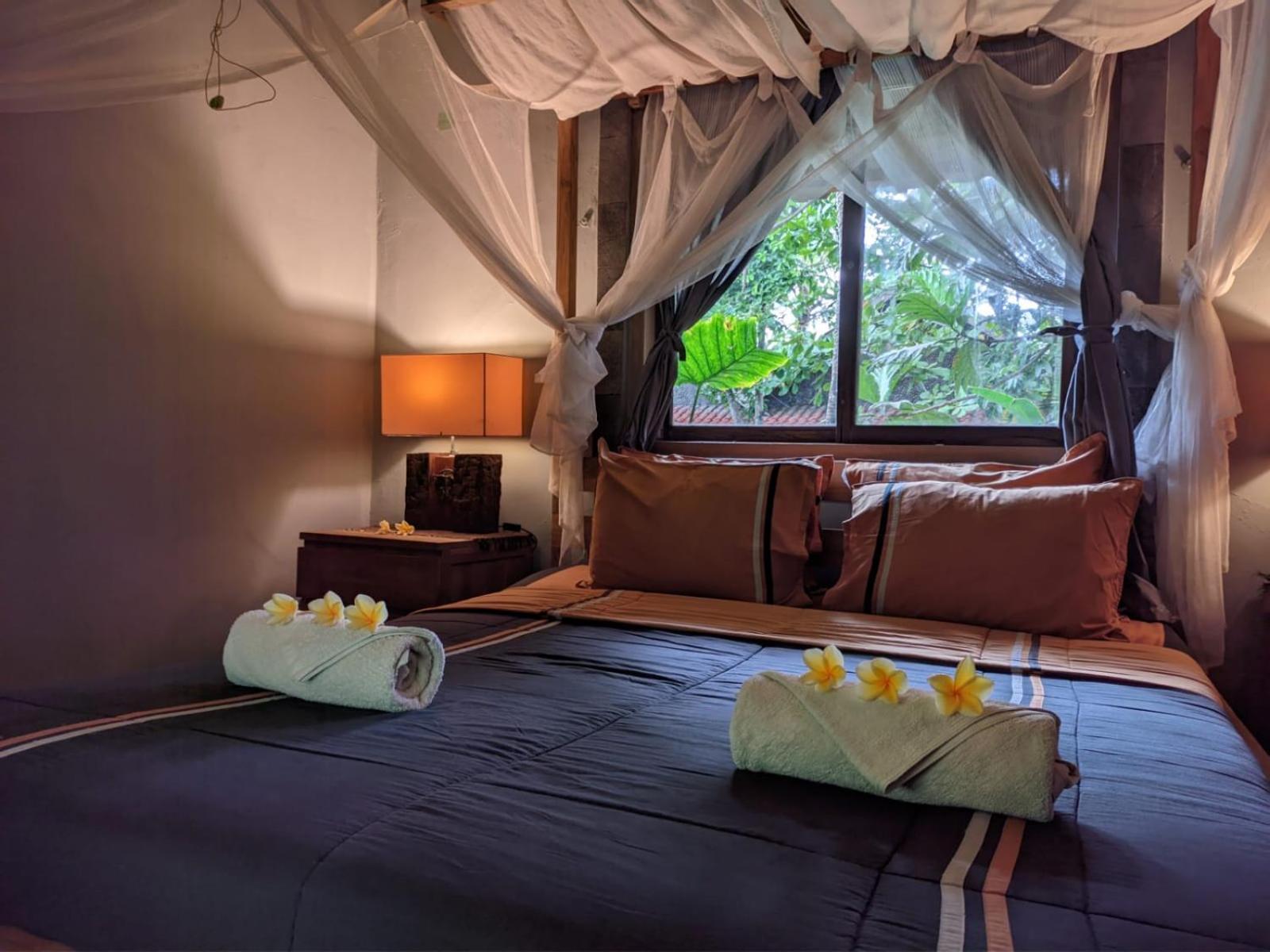 Astuti Gallery Homestay 요그야카르타 외부 사진