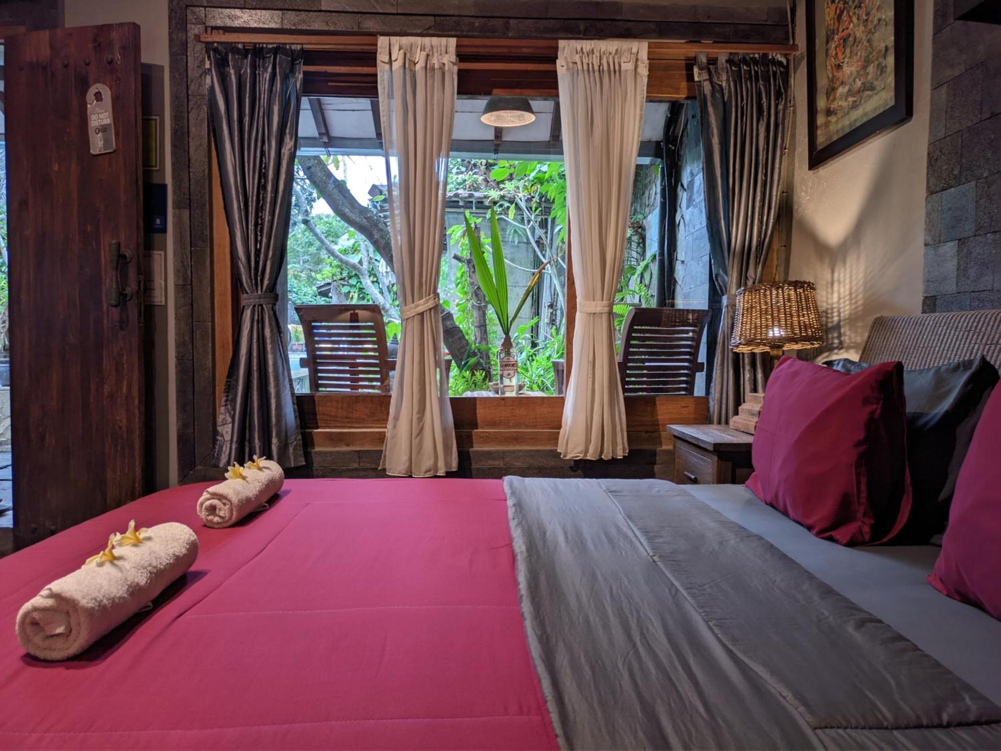 Astuti Gallery Homestay 요그야카르타 외부 사진