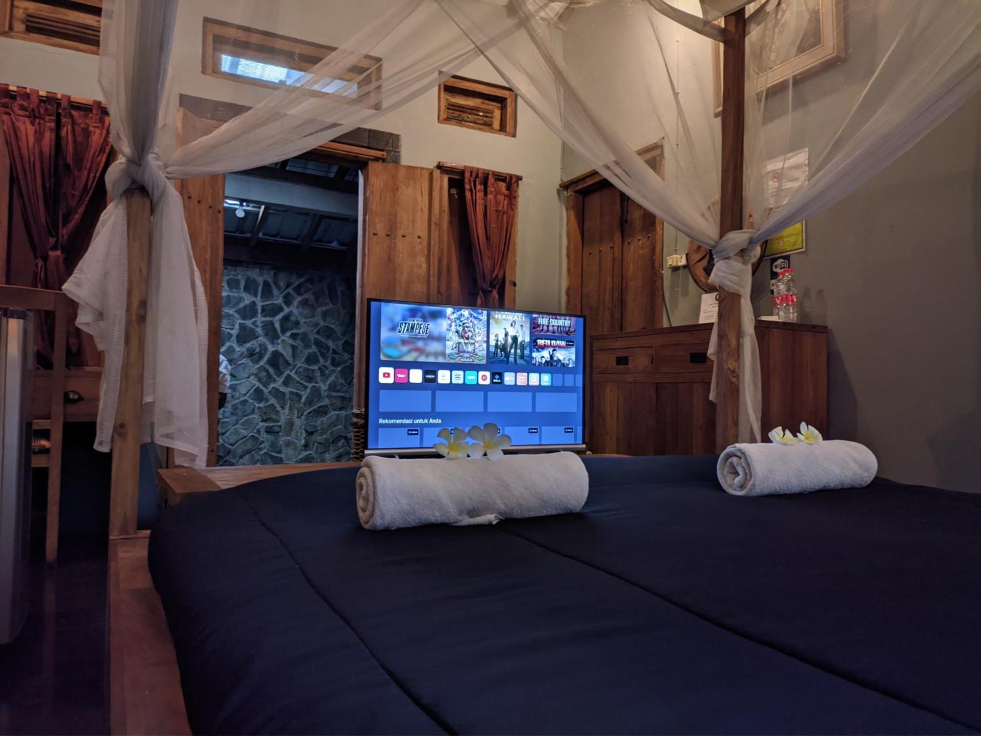 Astuti Gallery Homestay 요그야카르타 외부 사진
