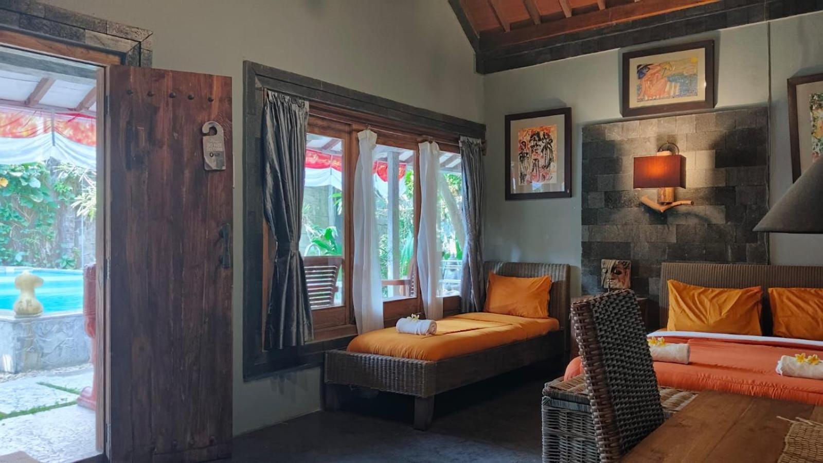 Astuti Gallery Homestay 요그야카르타 외부 사진