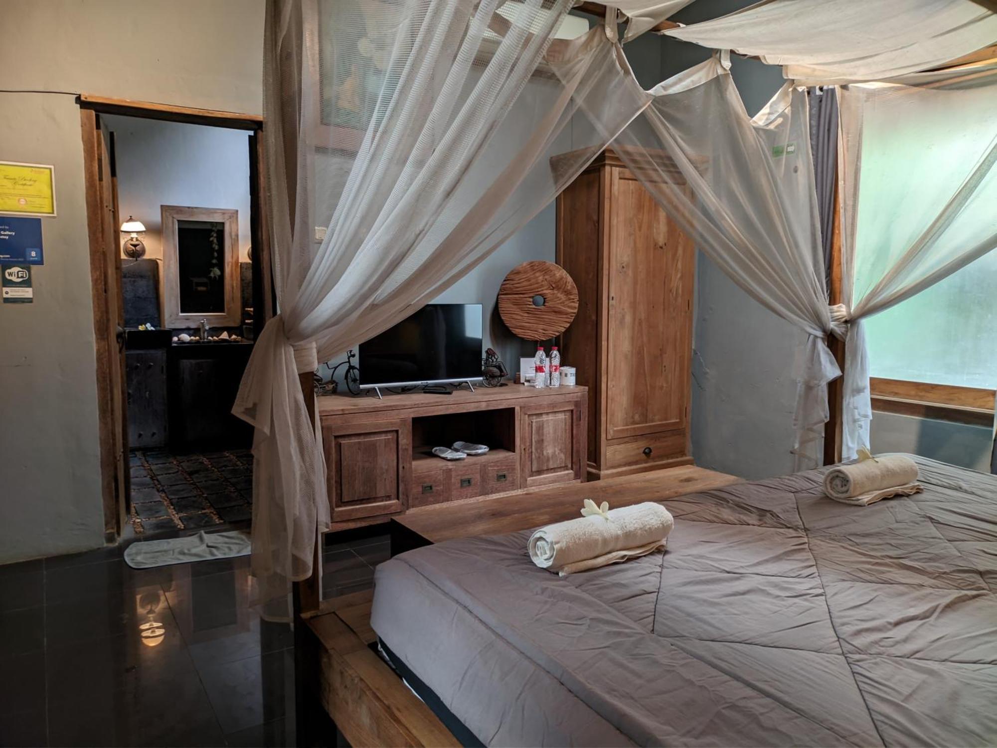 Astuti Gallery Homestay 요그야카르타 외부 사진